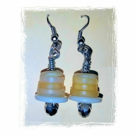 MOP Pearl Button Earrings Dangle Drop Silver Beads - Picture 4 of 7